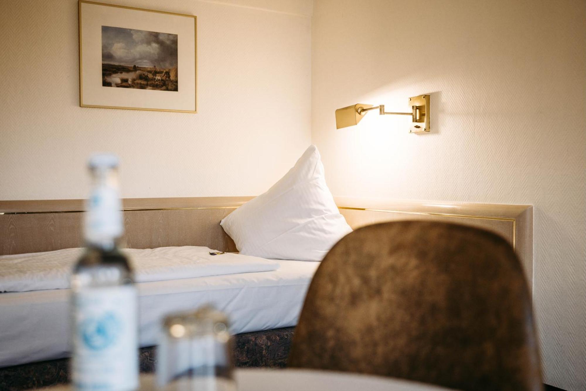 Zur Muehle - Hotel Am Fleth Букстегуде Екстер'єр фото